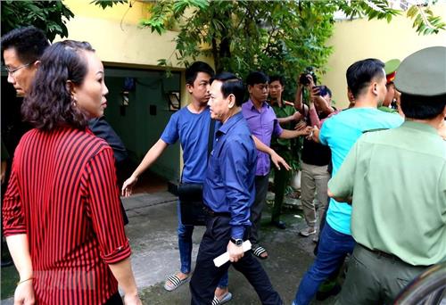Ông Nguyễn Hữu Linh lĩnh 18 tháng tù về tội dâm ô người dưới 16 tuổi