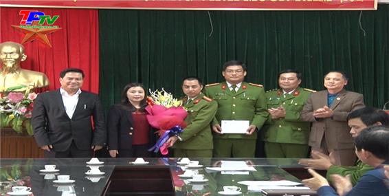 Lãnh đạo TP. Thái Nguyên khen thưởng đột xuất cho Đội Cảnh sát điều tra tội phạm về ma túy, Công an thành phố.