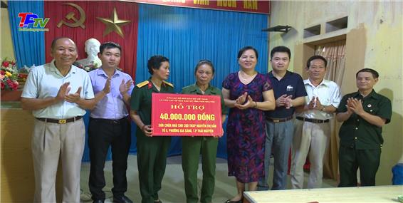 CLB Nhà báo nữ Việt Nam và CLB Nhà báo nữ tỉnh Thái Nguyên: Hỗ trợ 40 triệu đồng cho TNXP có hoàn cảnh khó khăn
