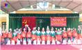 Trường tiểu học Trưng Vương tặng quà cho học sinh nghèo huyện Đại Từ và Phú Lương