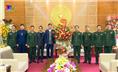 Các đồng chí lãnh đạo thành phố Thái Nguyên thăm, chúc mừng các đơn vị quân đội đóng quân trên địa bàn.
