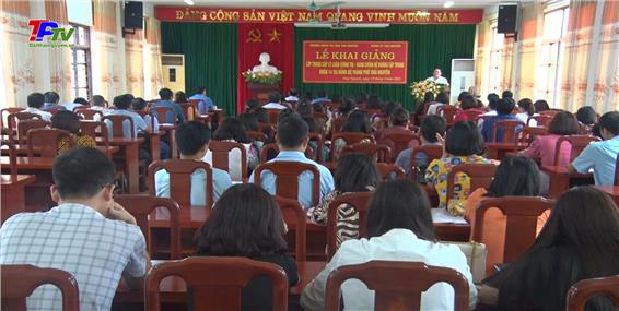 Khai giảng Lớp Trung cấp Lý luận Chính trị - Hành chính hệ không tập trung Khóa 14 tại Đảng bộ thành phố Thái Nguyên.