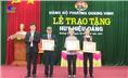 Đảng bộ phường Quang Vinh trao Huy hiệu Đảng đợt 3/2/2021.