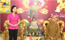 Lãnh đạo thành phố Thái Nguyên thăm, tặng quà chùa Huống nhân dịp Đại lễ Phật Đản 2024.